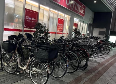 オリンピック蒲田店の前の駐輪場